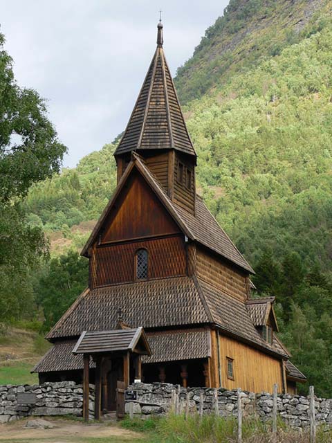 Urnes