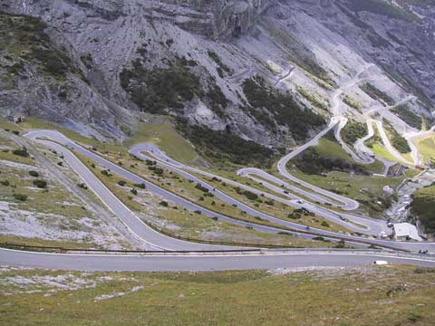 http://www.motoitinerari.com/stelvio/stelvio.jpg